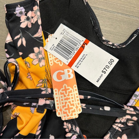 GB - Gianni Bini Swimsuit - Picture 2 of 7